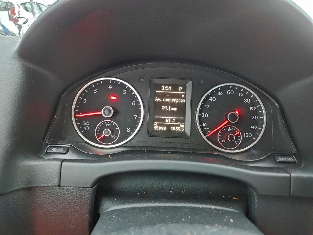 2013 VOLKSWAGEN TIGUAN S photo 9