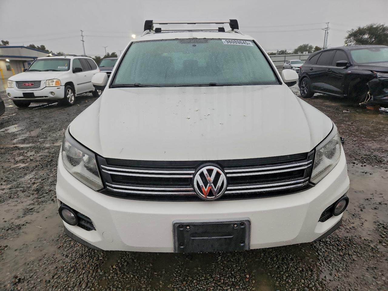 2013 VOLKSWAGEN TIGUAN S photo 5