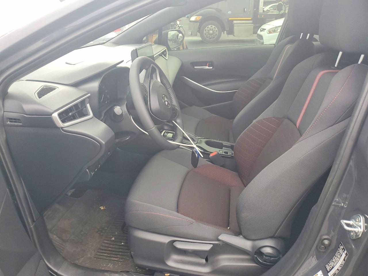 2025 TOYOTA COROLLA LE photo 7