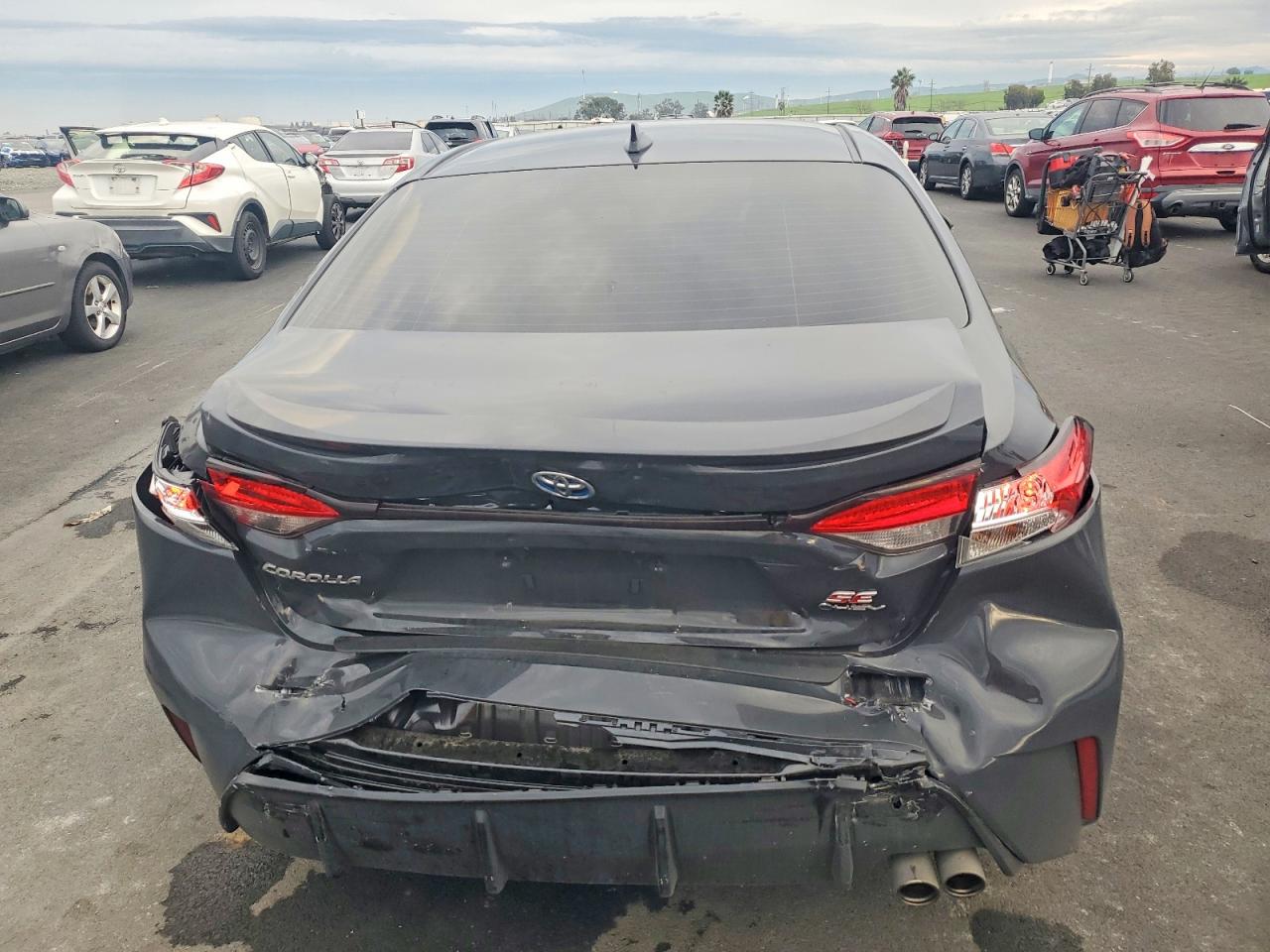 2025 TOYOTA COROLLA LE photo 6