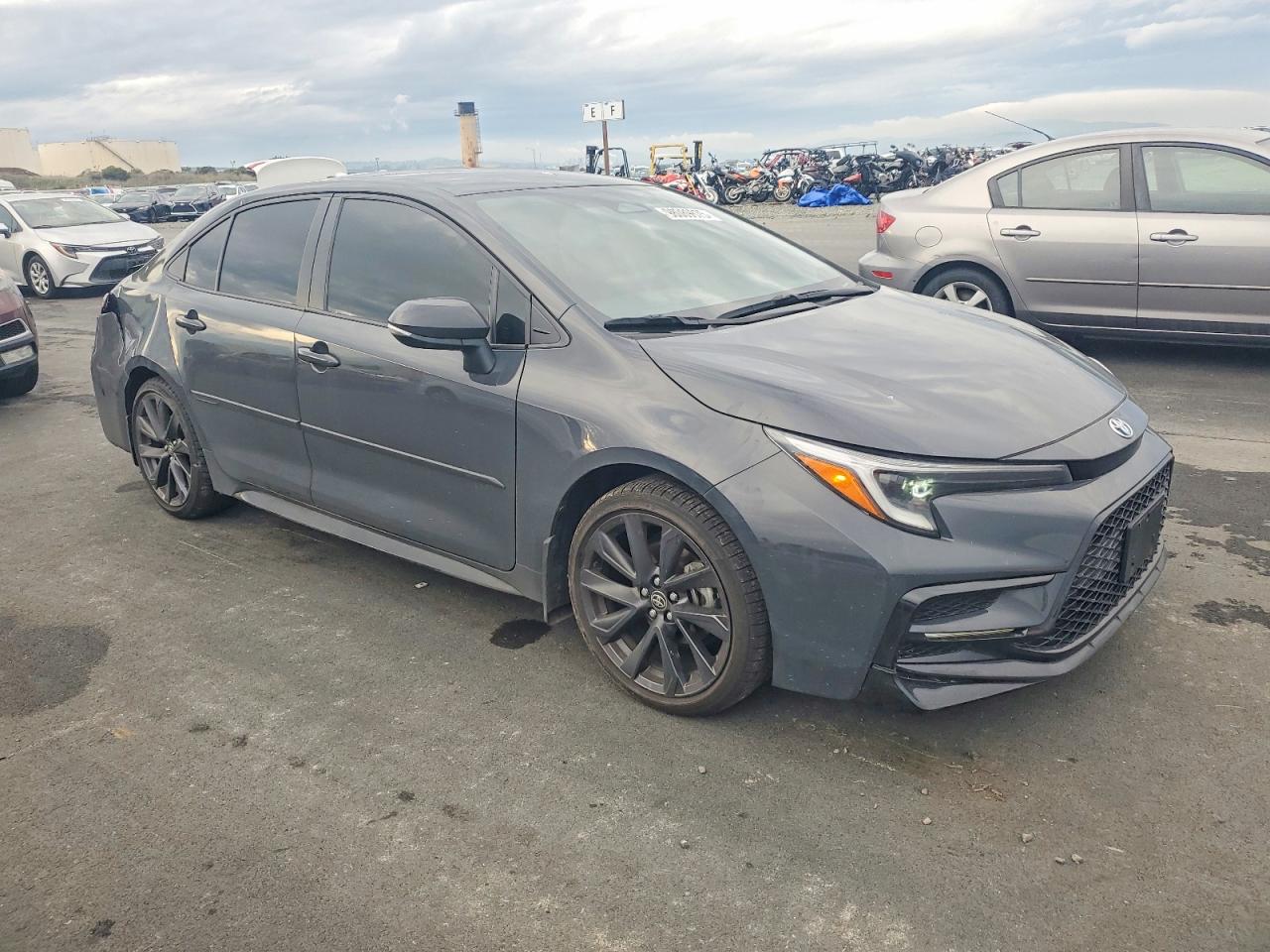 2025 TOYOTA COROLLA LE photo 4