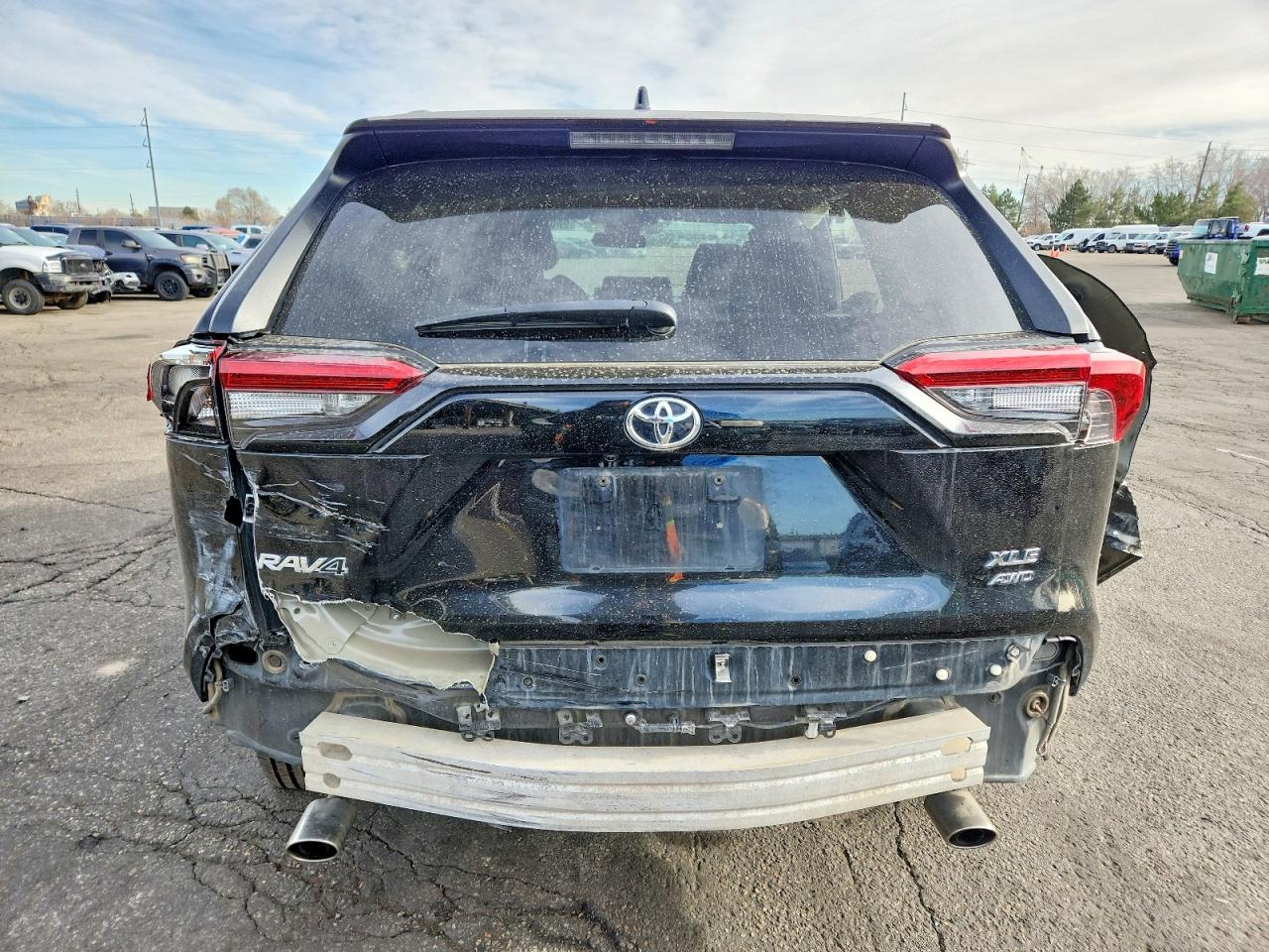 2022 TOYOTA RAV4 XLE photo 6