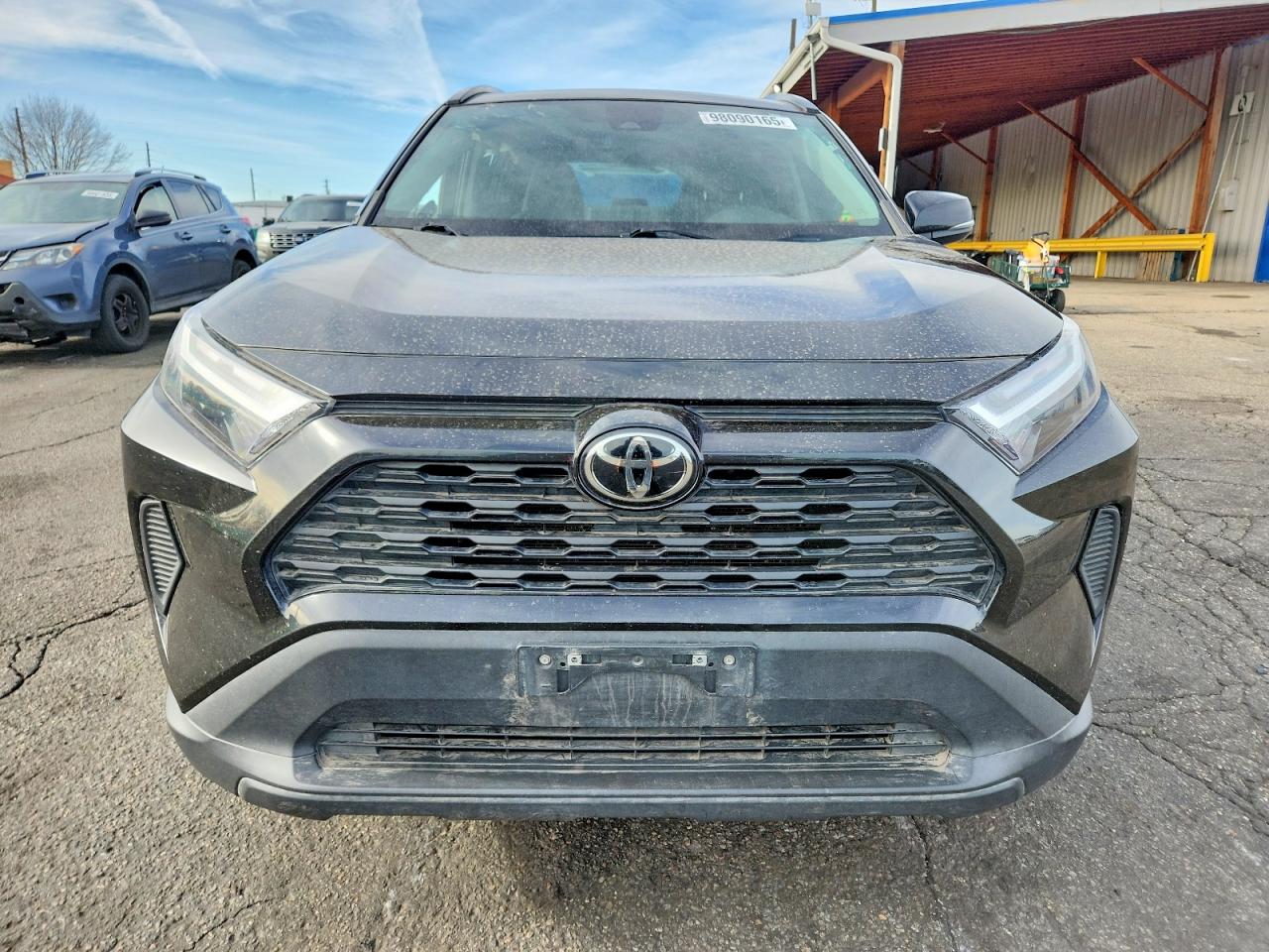 2022 TOYOTA RAV4 XLE photo 5