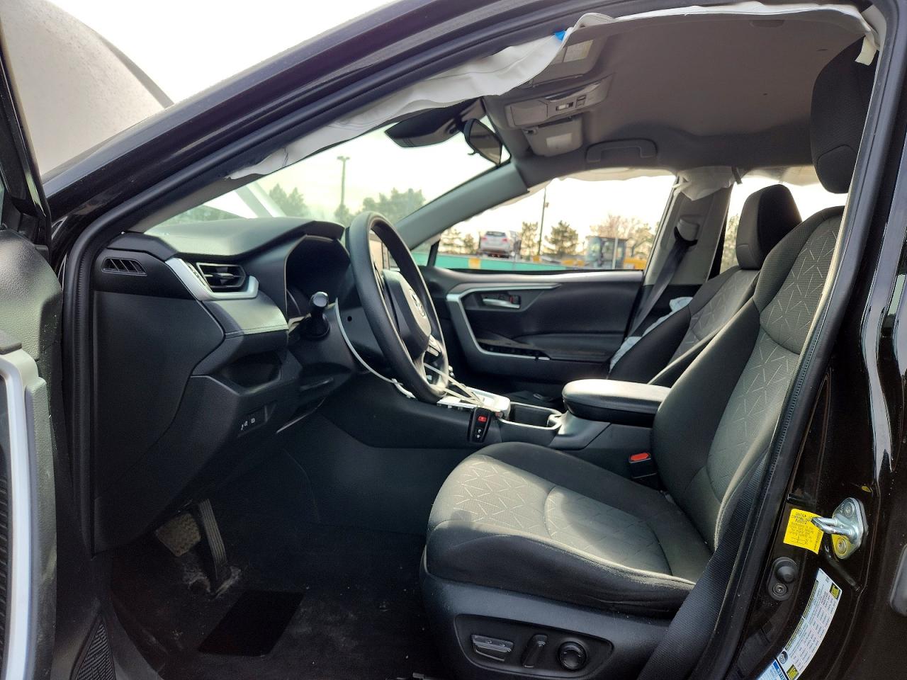 2022 TOYOTA RAV4 XLE photo 7