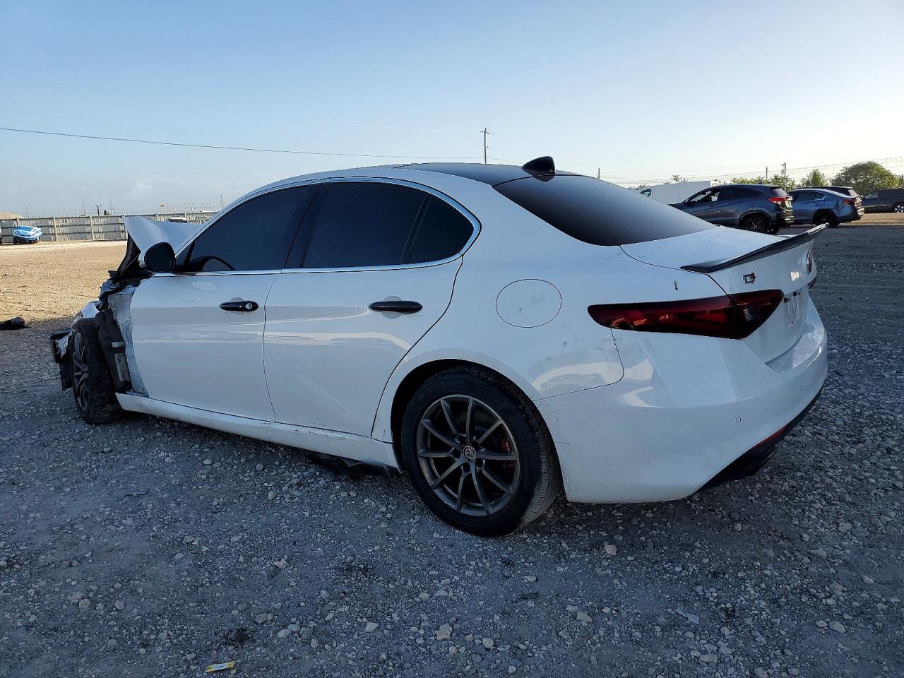 2018 ALFA ROMEO GIULIA Q4 photo 2