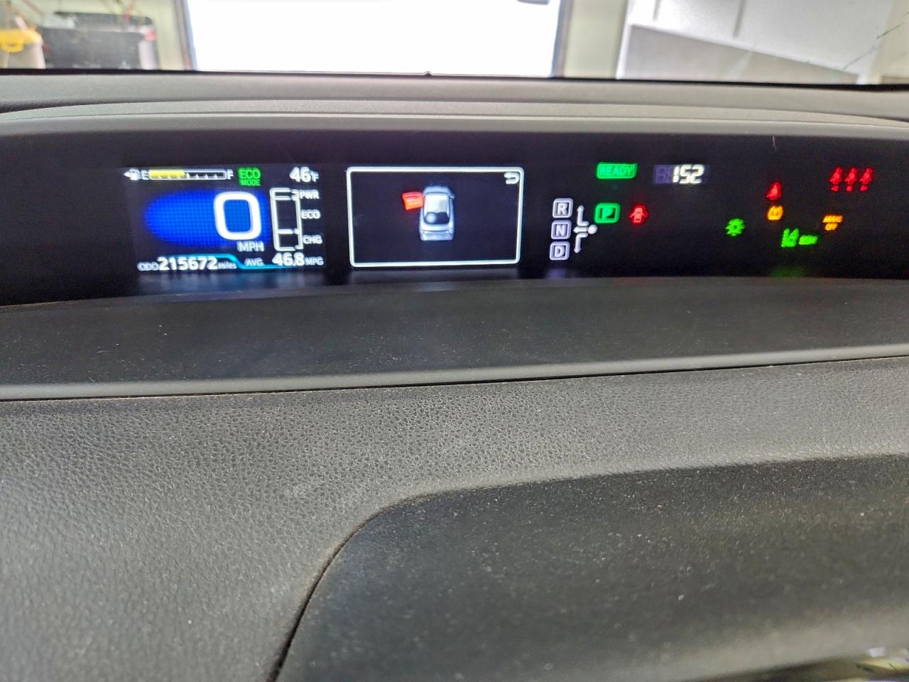 2017 TOYOTA PRIUS photo 17