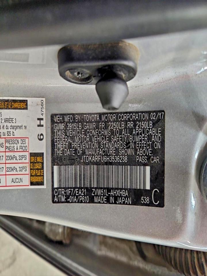 2017 TOYOTA PRIUS photo 23