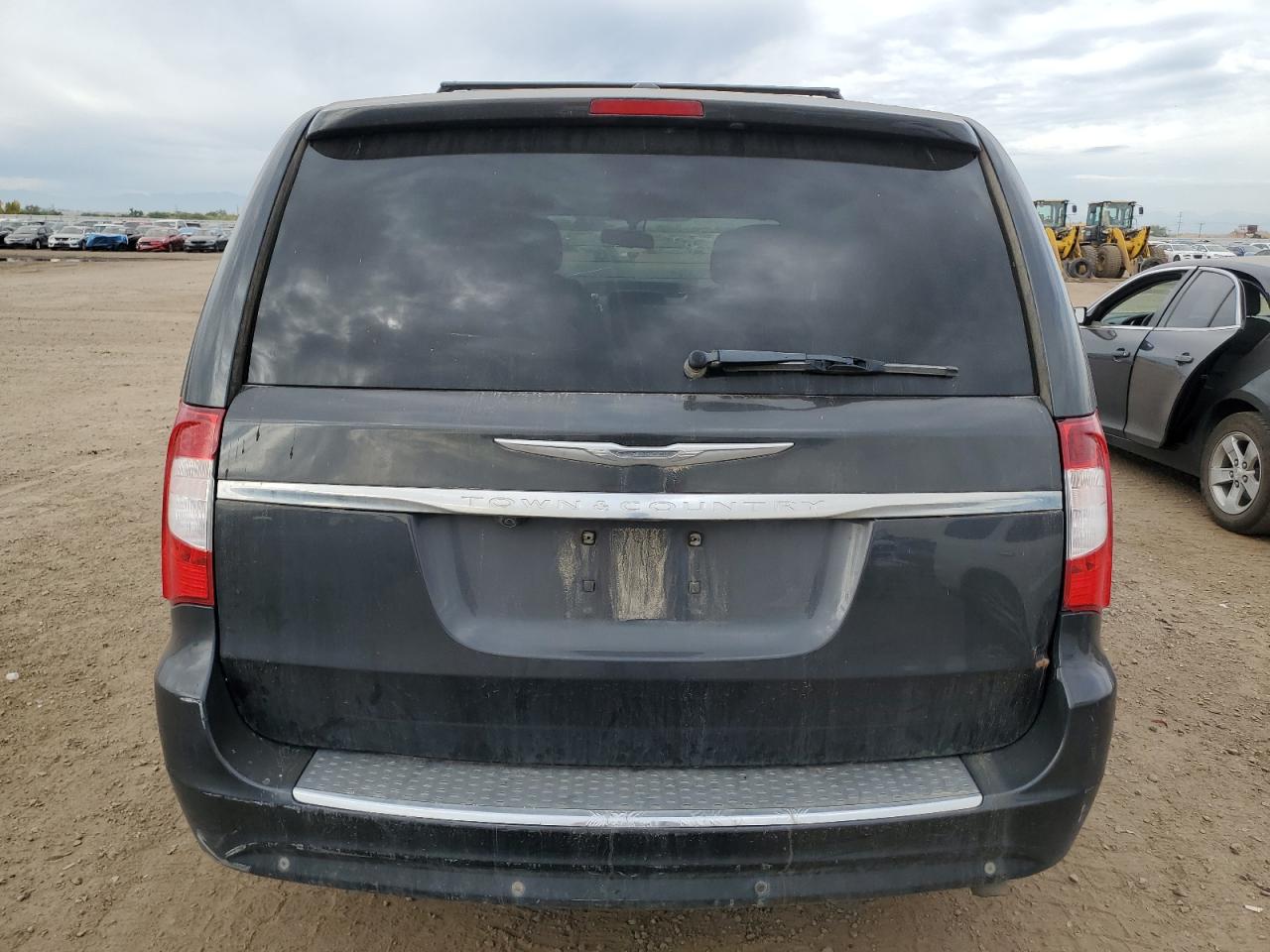2012 CHRYSLER TOWN & COUNTRY TOURING photo 6