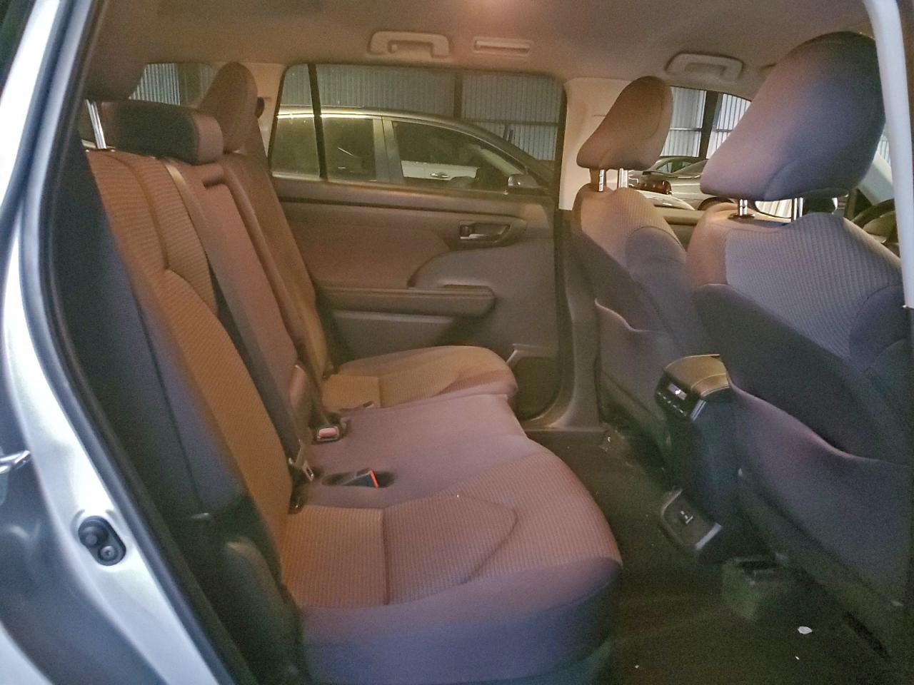 2024 TOYOTA HIGHLANDER HYBRID LE photo 11