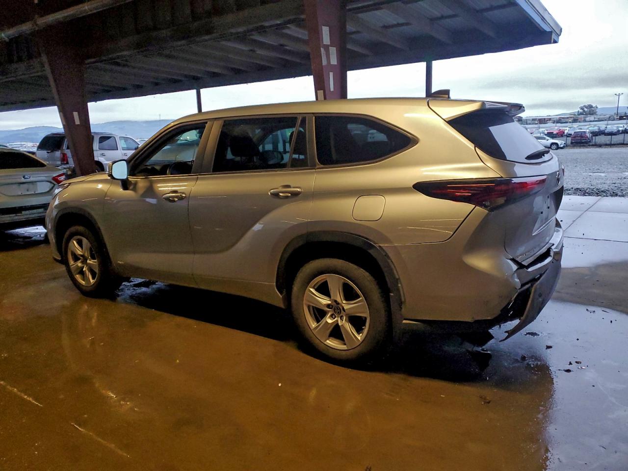 2024 TOYOTA HIGHLANDER HYBRID LE photo 2