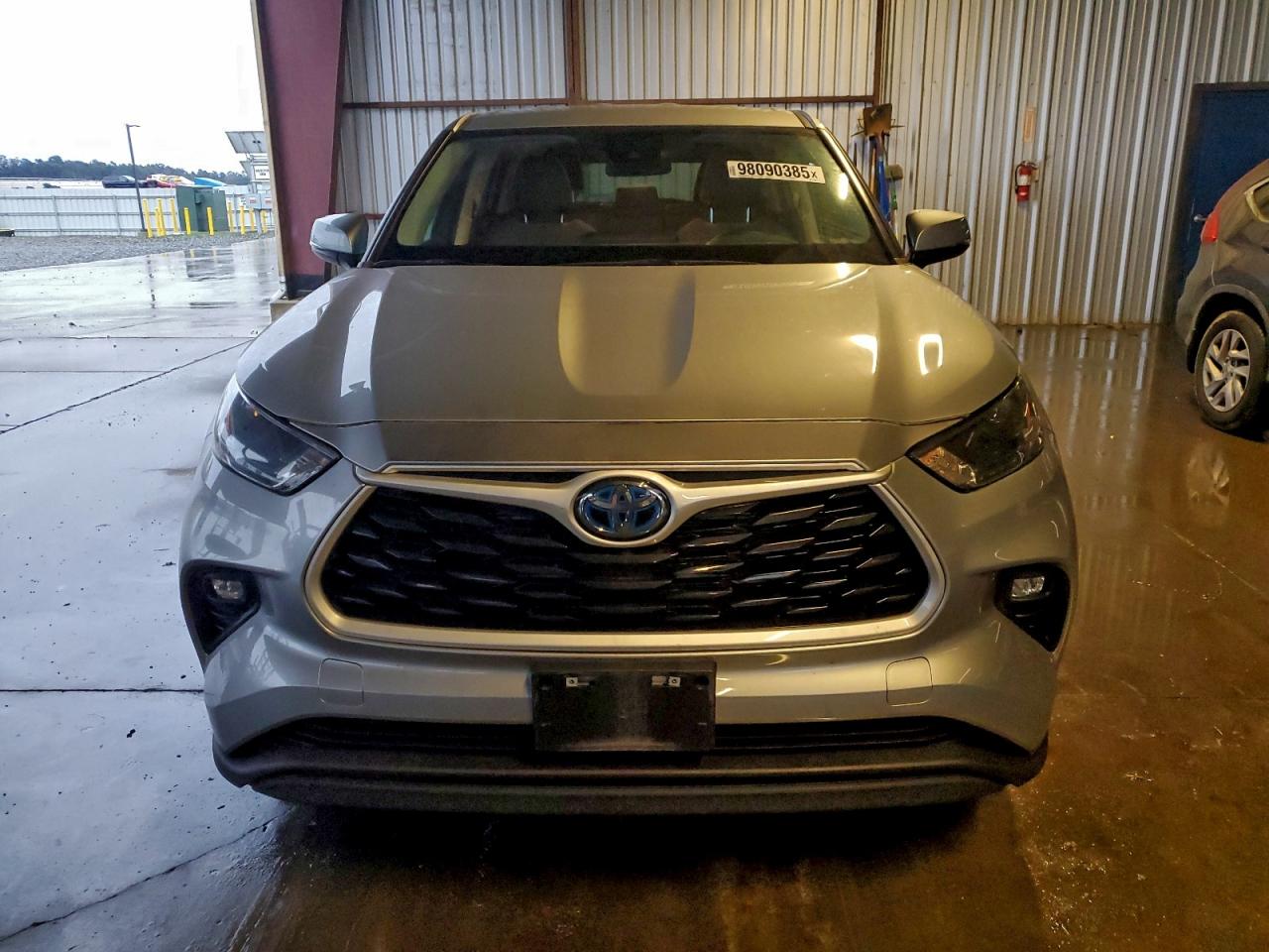 2024 TOYOTA HIGHLANDER HYBRID LE photo 5