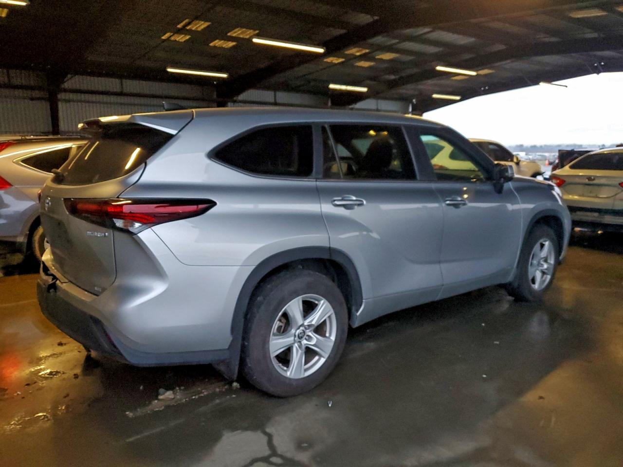 2024 TOYOTA HIGHLANDER HYBRID LE photo 3