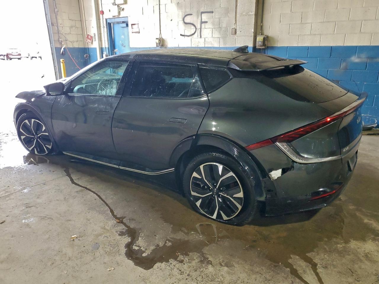 2023 KIA EV6 LIGHT photo 2