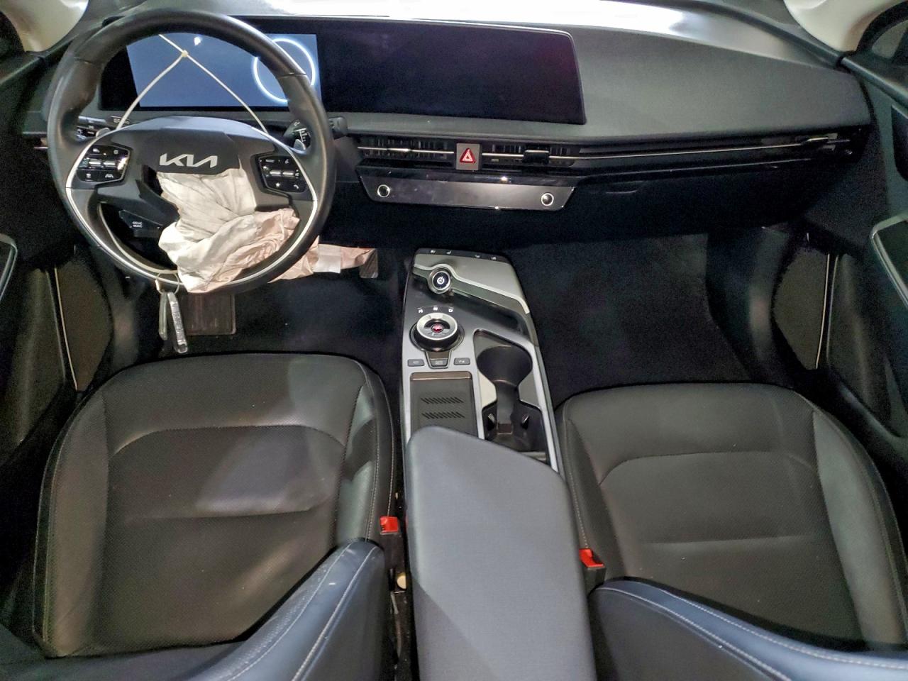 2023 KIA EV6 LIGHT photo 8