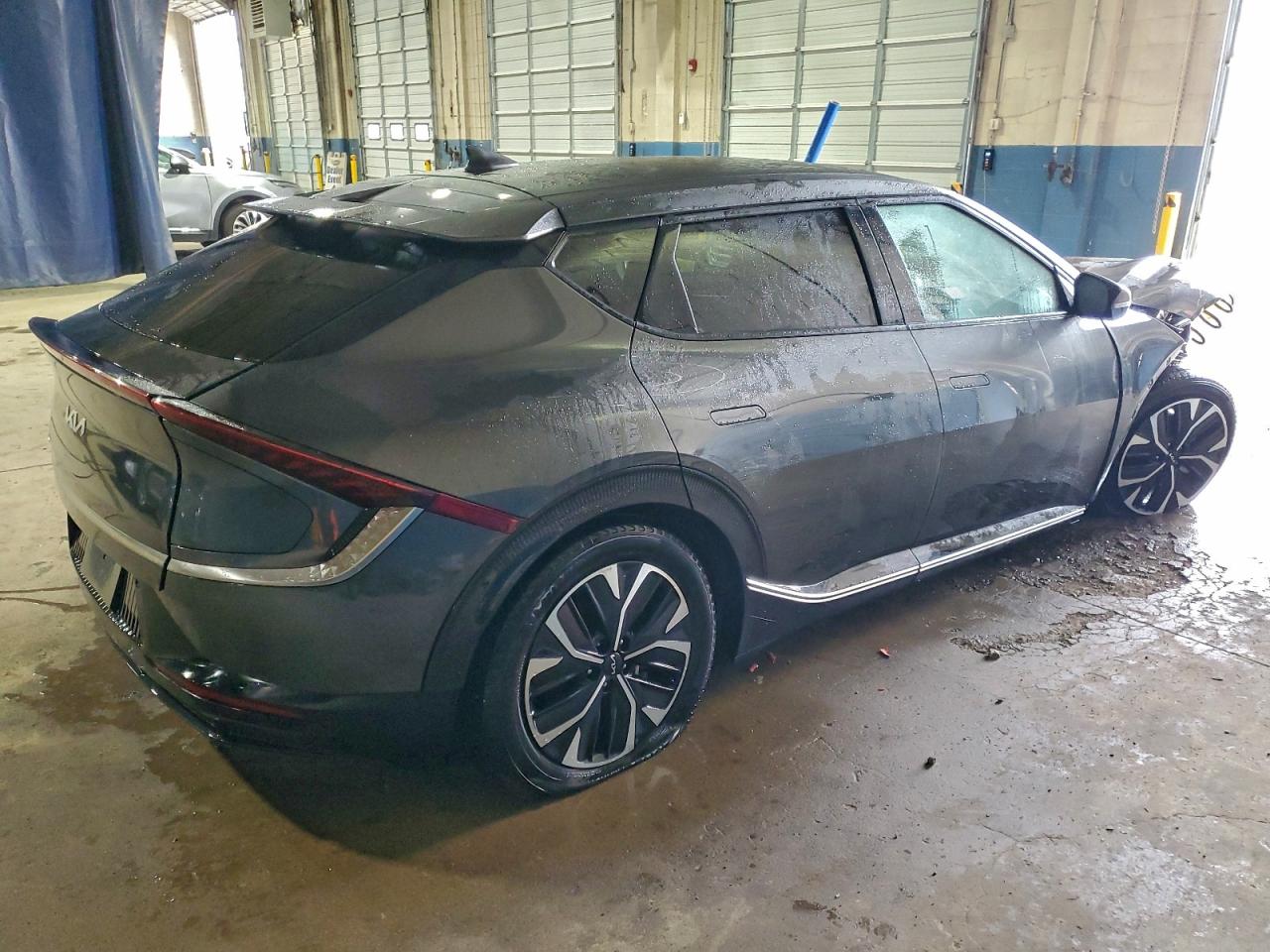 2023 KIA EV6 LIGHT photo 3