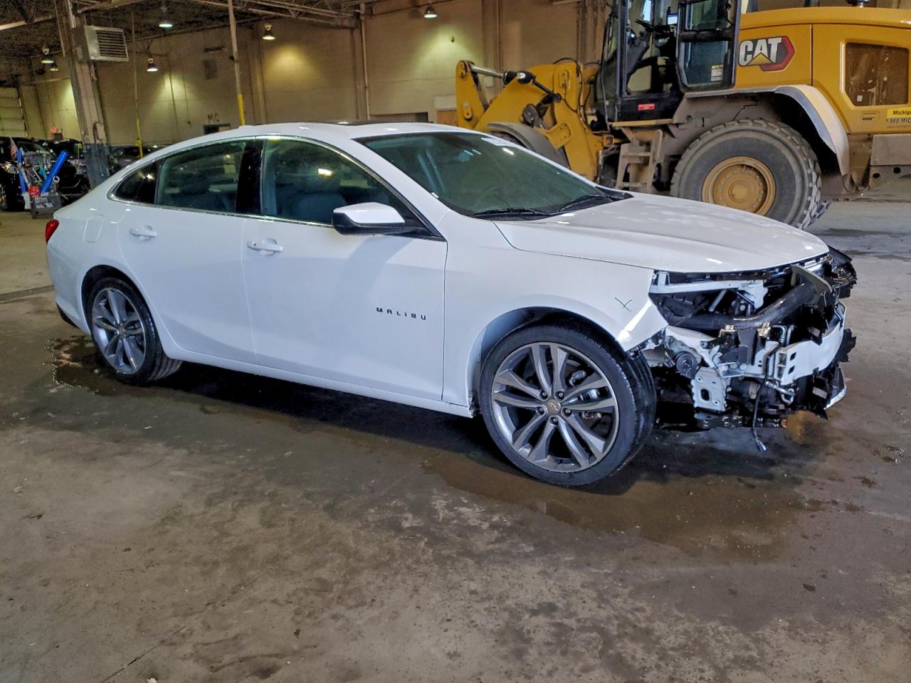 2023 CHEVROLET MALIBU LT photo 4