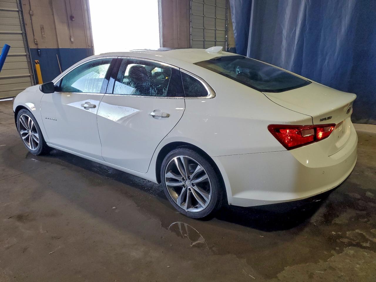 2023 CHEVROLET MALIBU LT photo 2