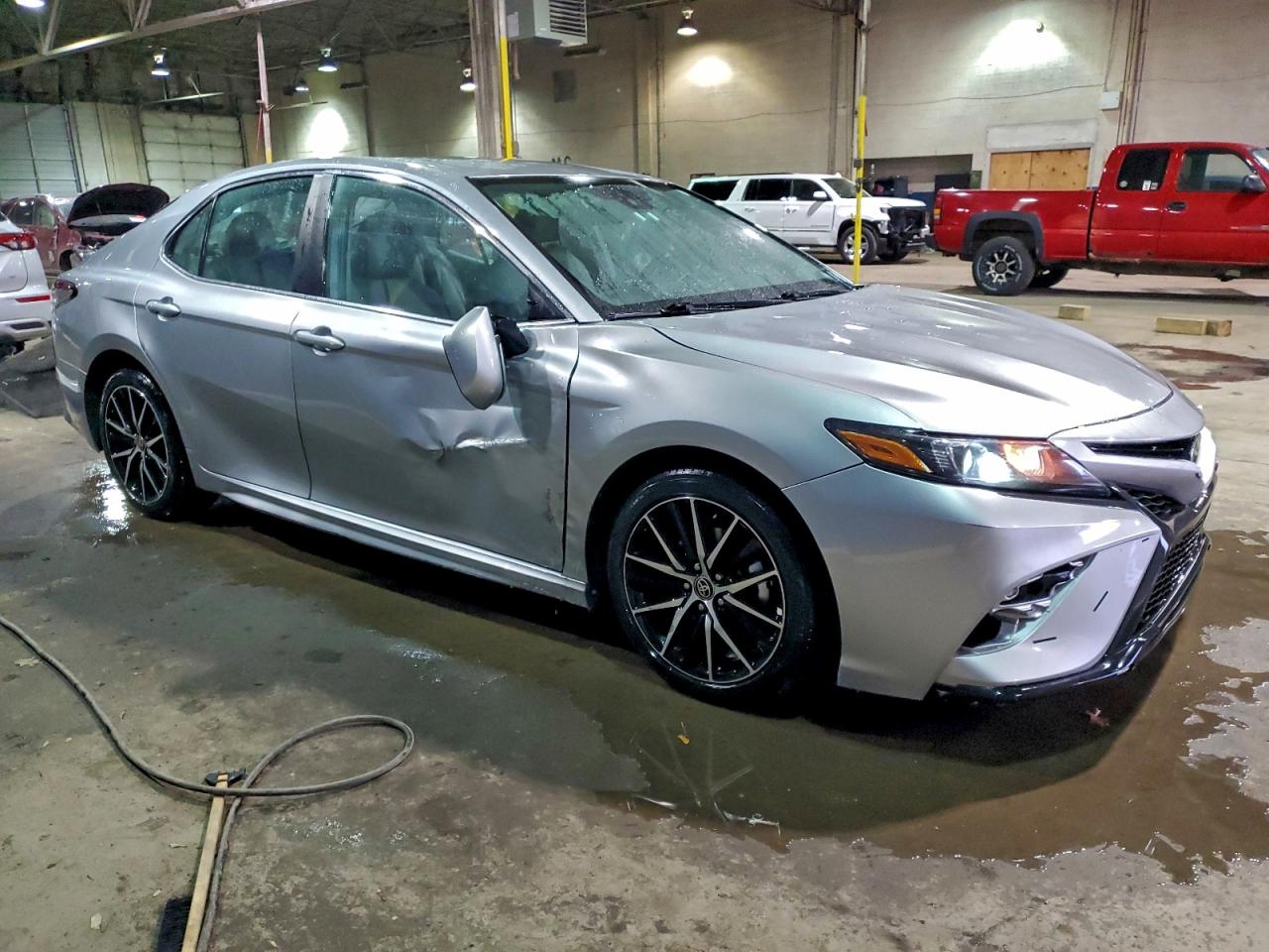 2021 TOYOTA CAMRY SE photo 4