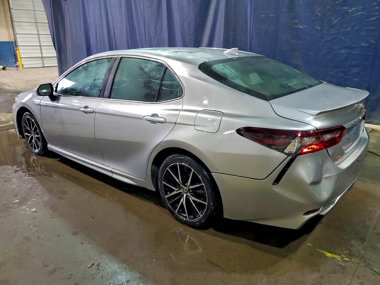 2021 TOYOTA CAMRY SE photo 2
