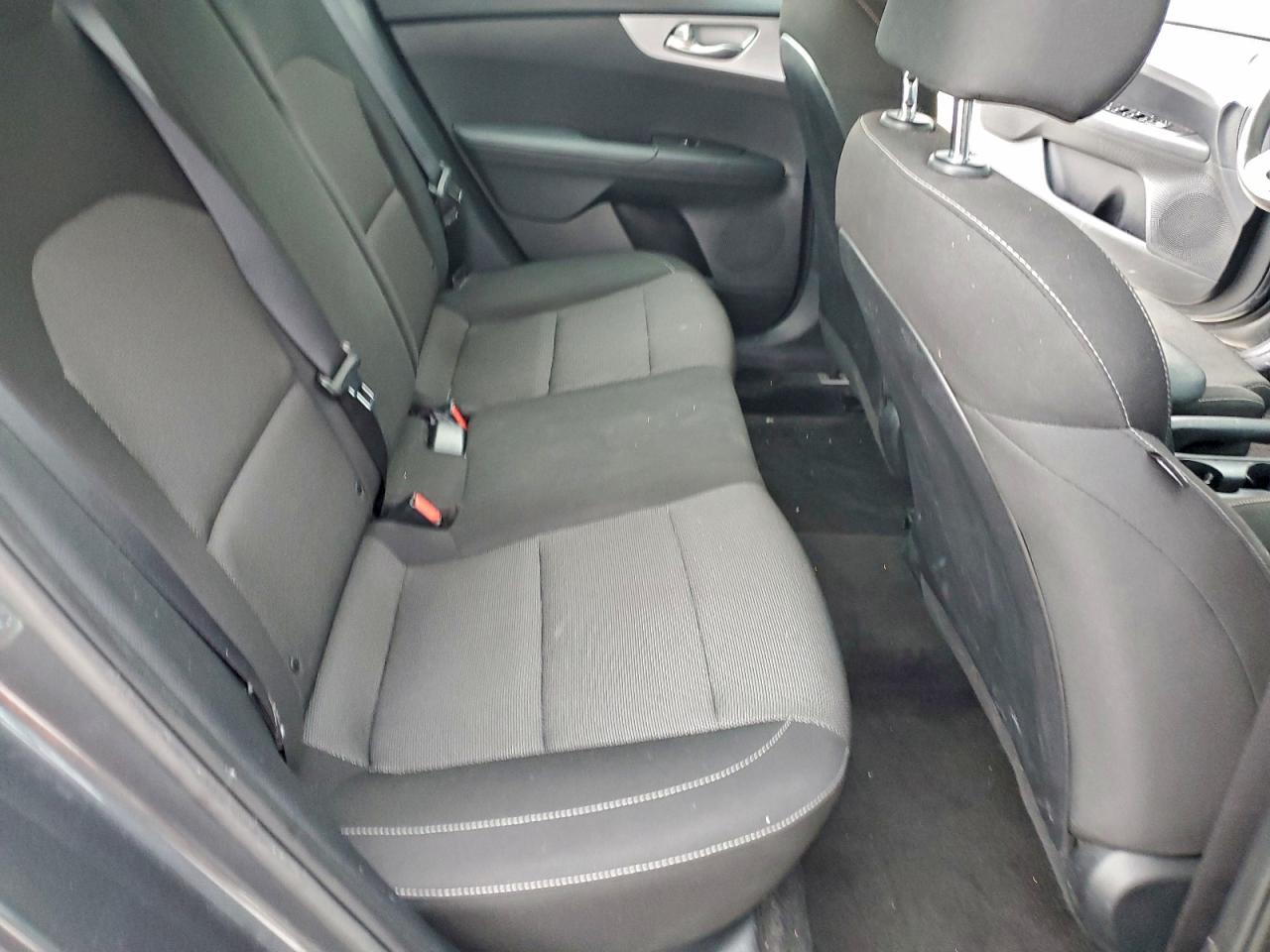 2024 KIA FORTE LX photo 10