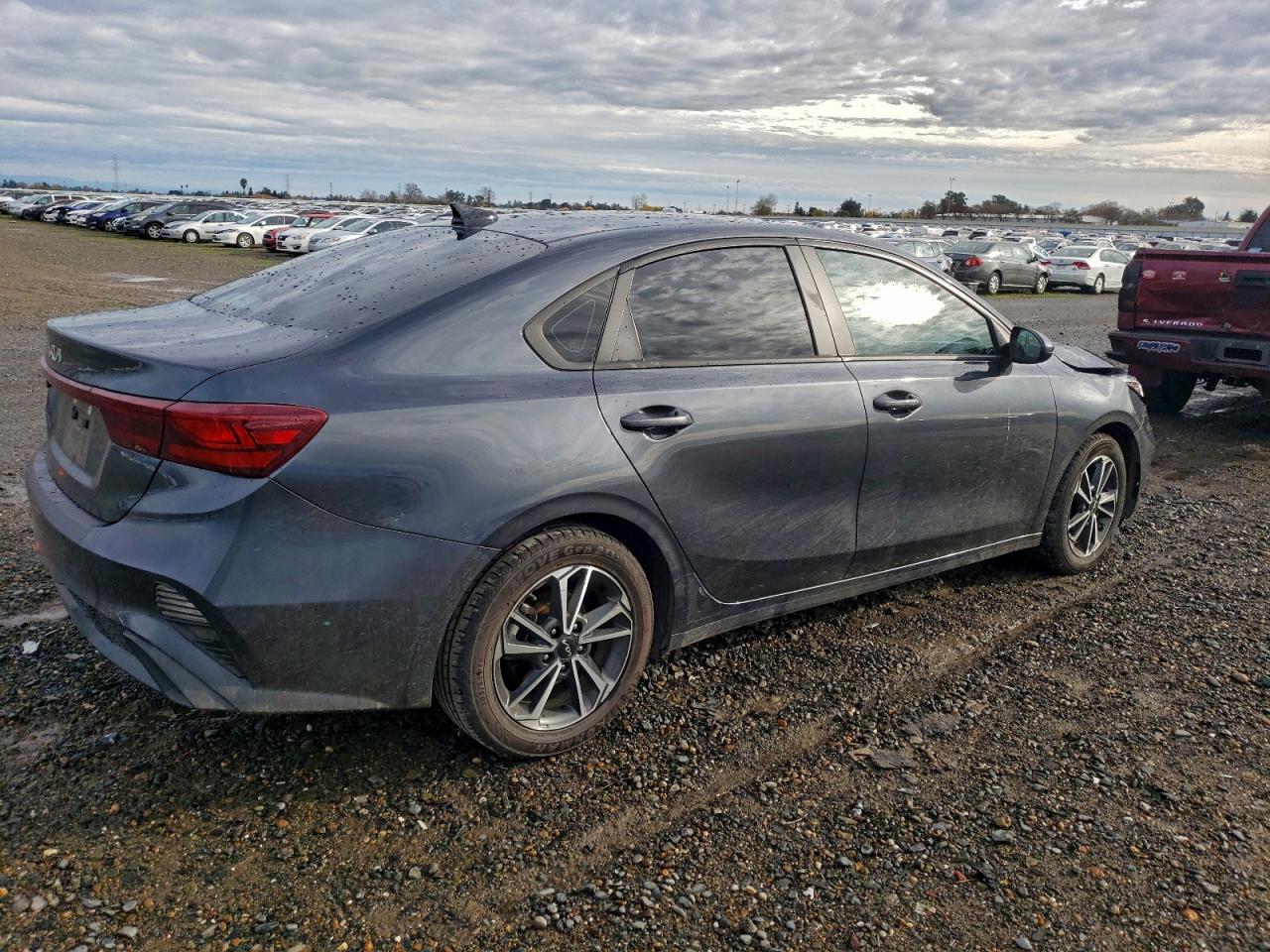 2023 KIA FORTE LXS photo 3