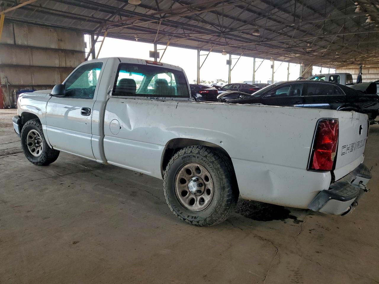2006 CHEVROLET SILVERADO C1500 photo 2