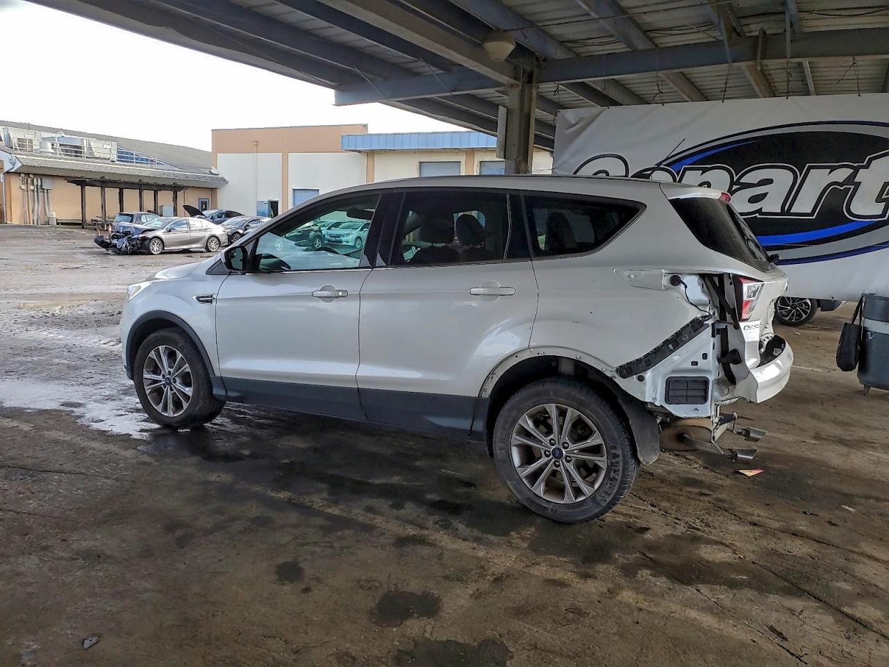 2017 FORD ESCAPE SE photo 2