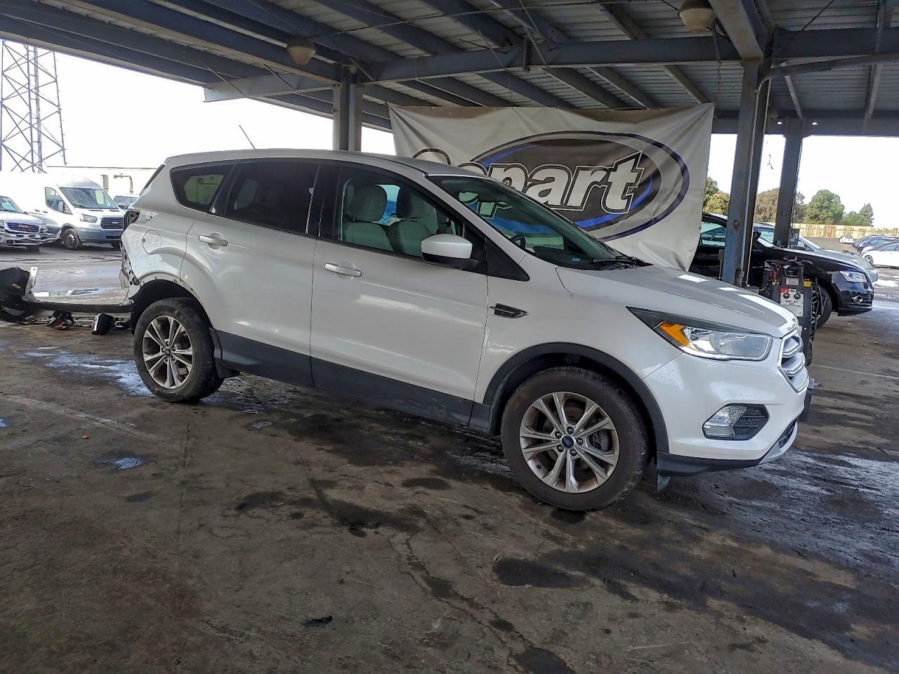 2017 FORD ESCAPE SE photo 4