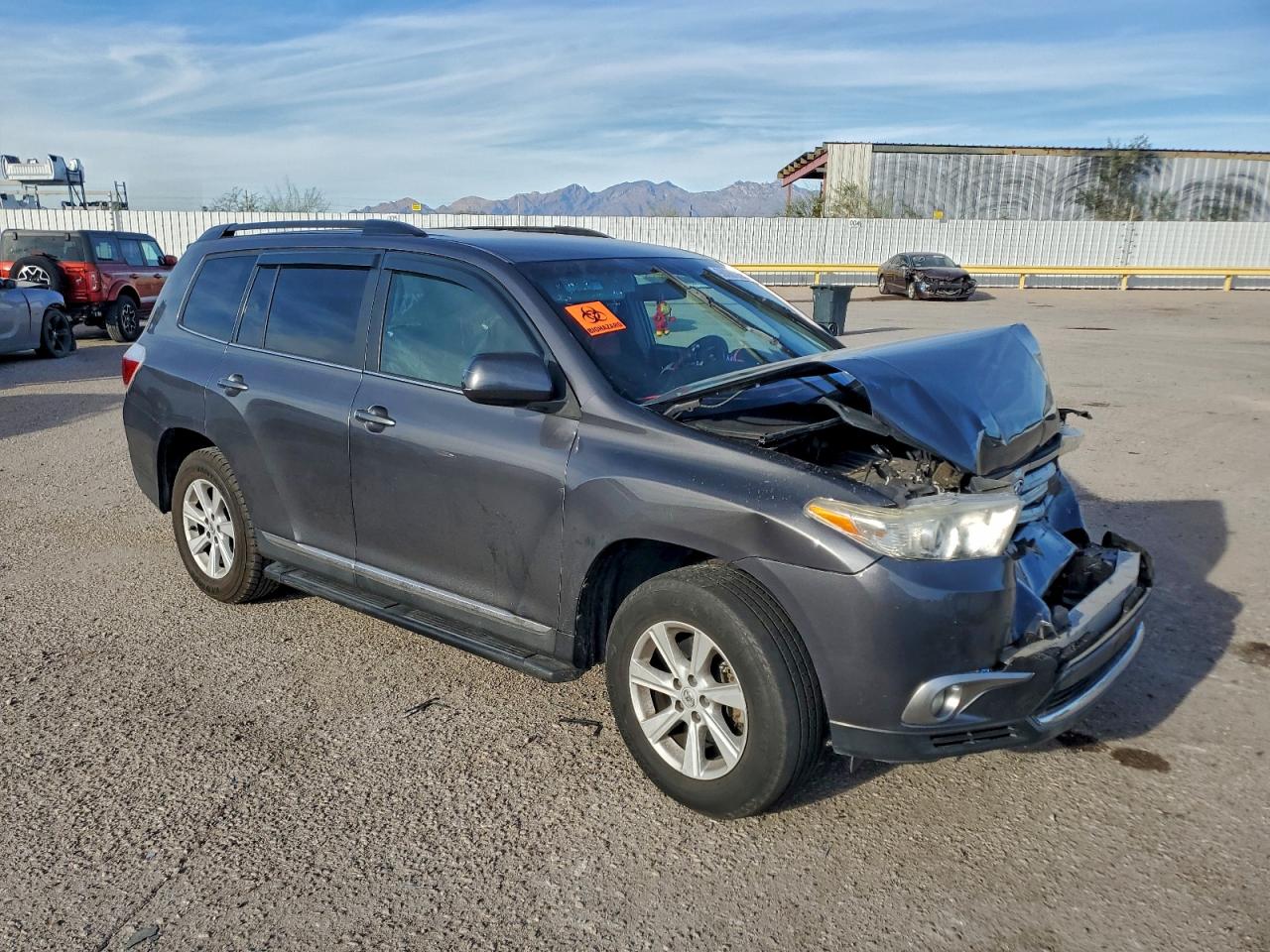 2013 TOYOTA HIGHLANDER BASE photo 4