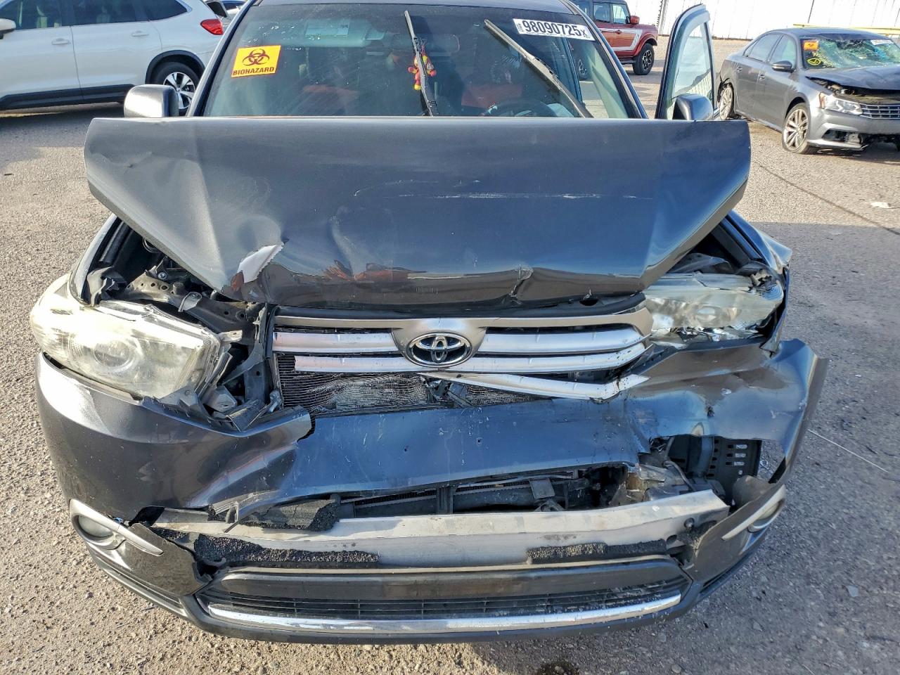 2013 TOYOTA HIGHLANDER BASE photo 11