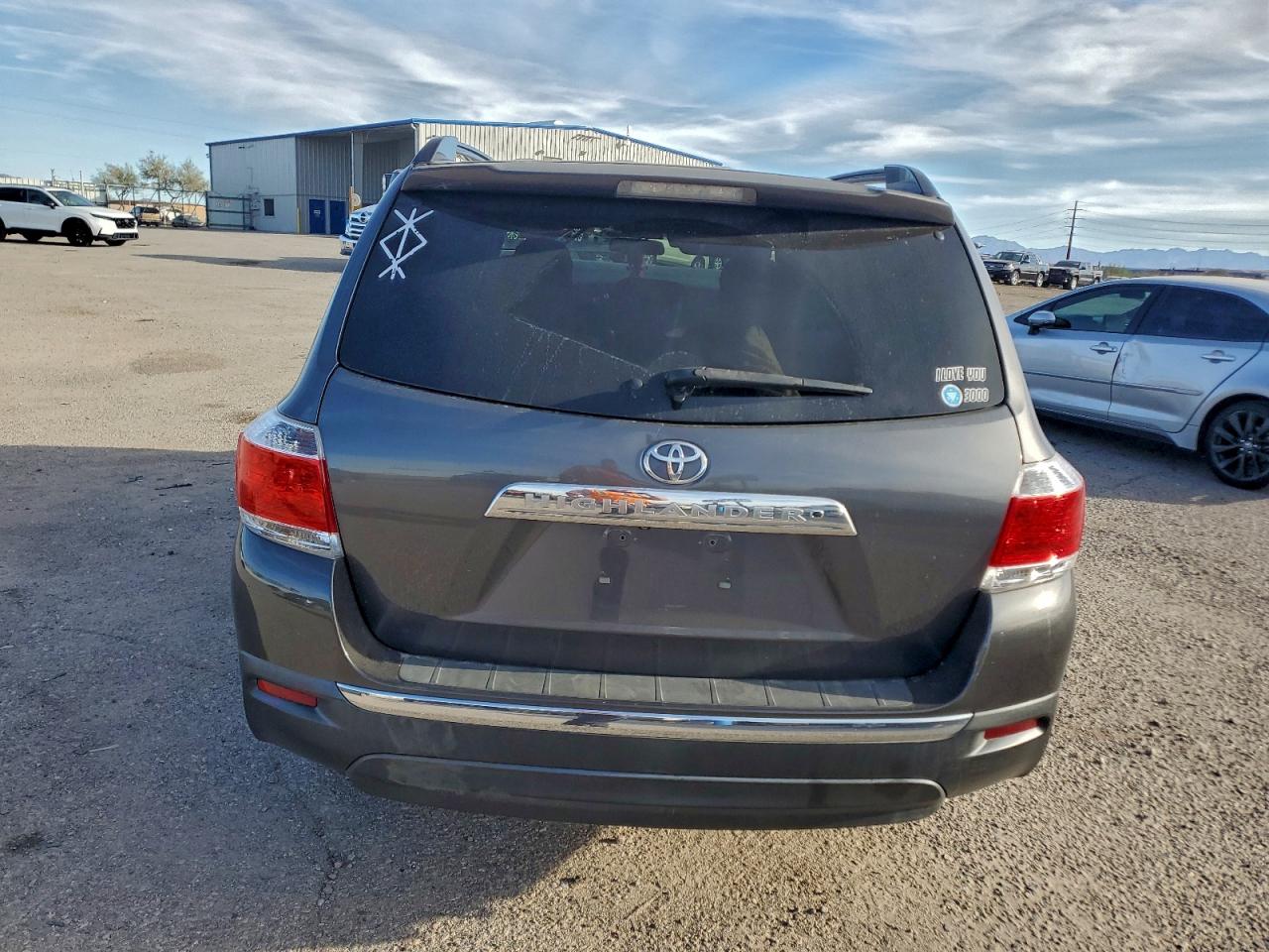 2013 TOYOTA HIGHLANDER BASE photo 6