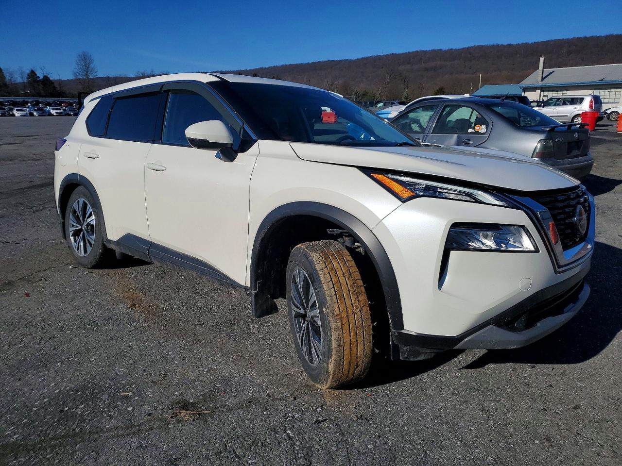 2021 NISSAN ROGUE SV photo 4