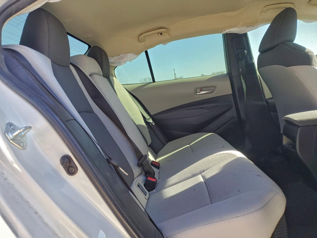 2021 TOYOTA COROLLA LE photo 10
