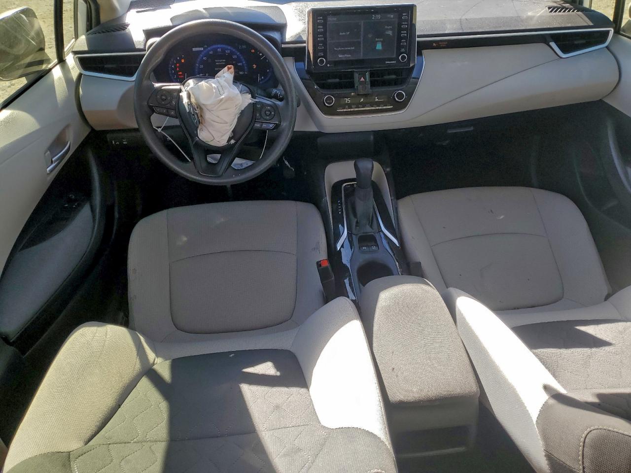 2021 TOYOTA COROLLA LE photo 8