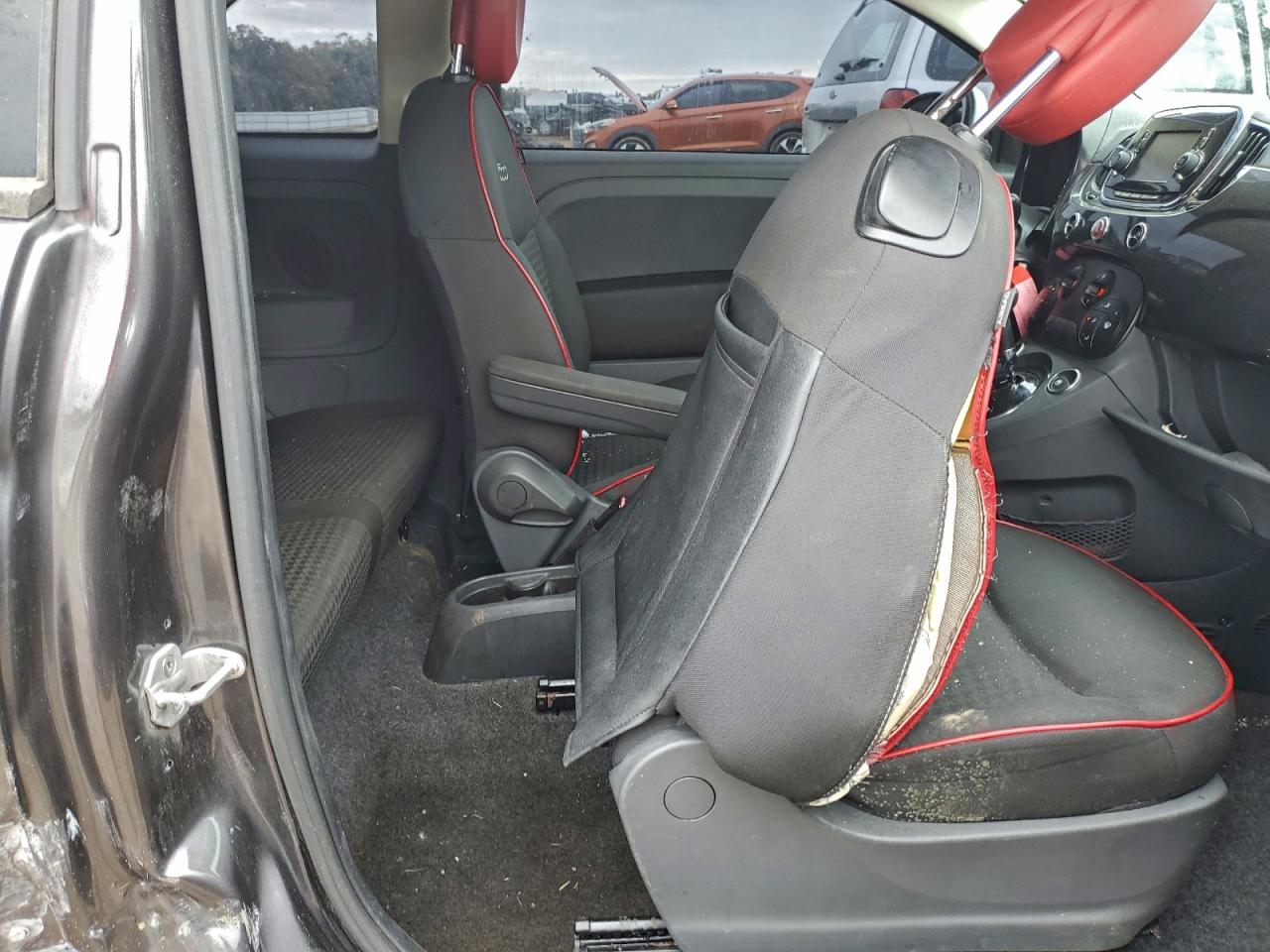 2017 FIAT 500 POP photo 10