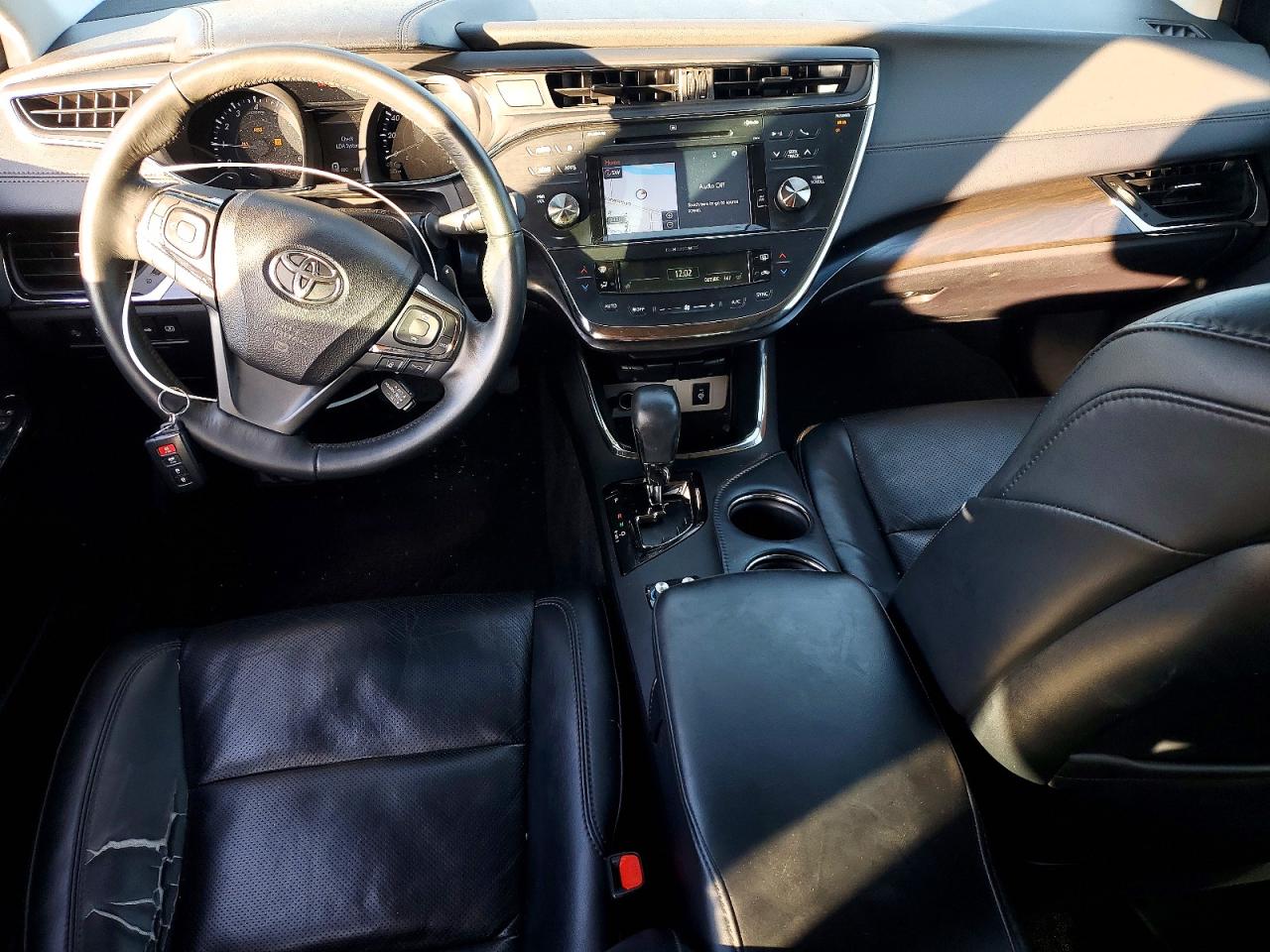 2016 TOYOTA AVALON XLE photo 8
