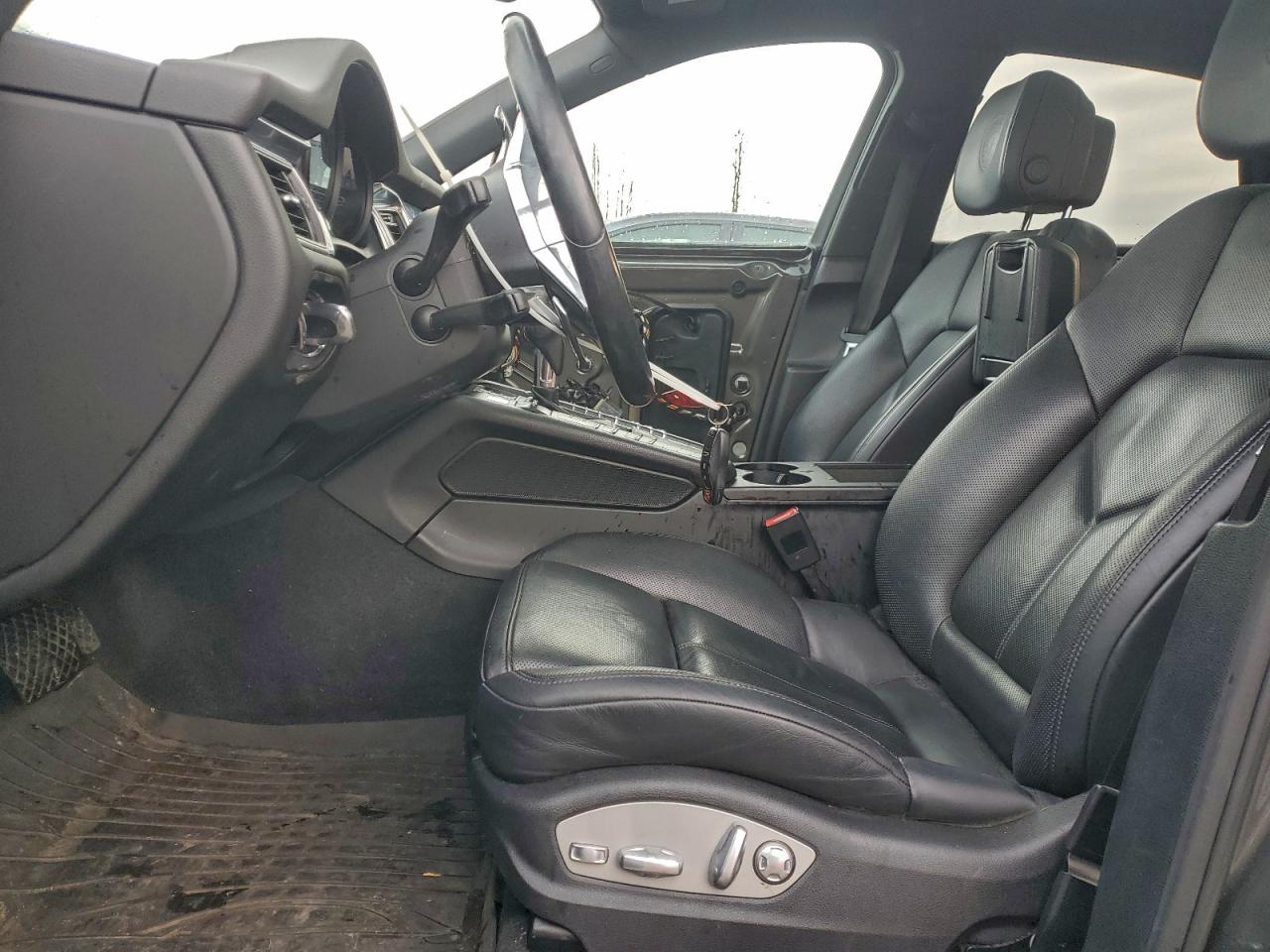 2018 PORSCHE MACAN photo 7