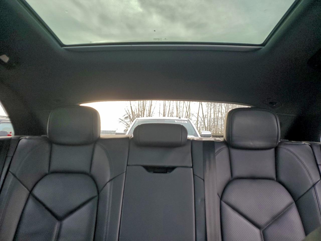 2018 PORSCHE MACAN photo 10