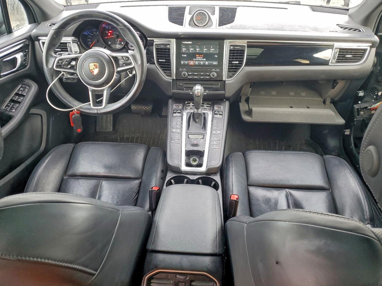 2018 PORSCHE MACAN photo 8