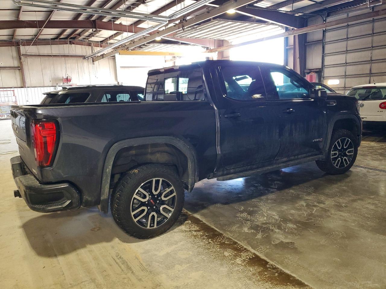 2025 GMC SIERRA K1500 AT4 photo 3