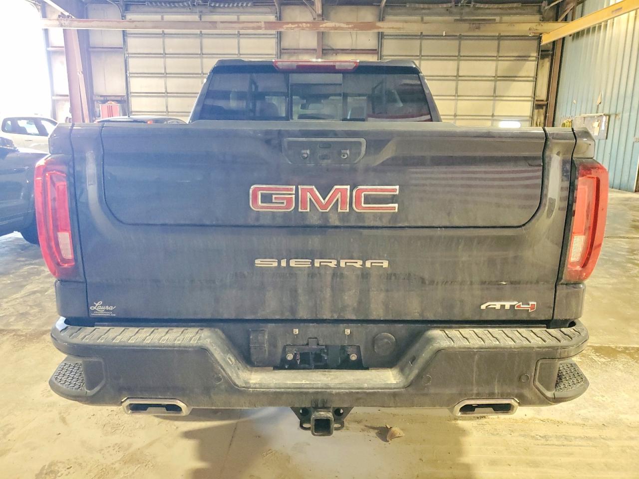 2025 GMC SIERRA K1500 AT4 photo 6