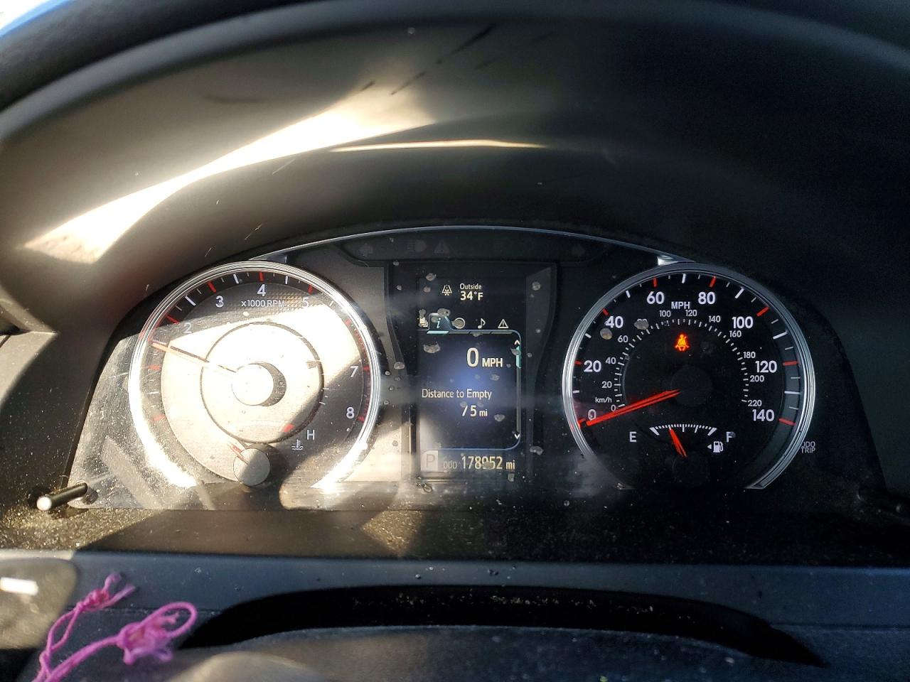2016 TOYOTA CAMRY LE photo 9