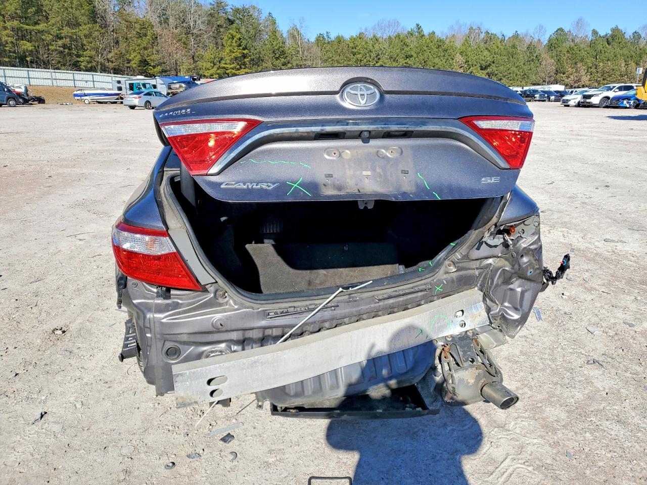 2016 TOYOTA CAMRY LE photo 6