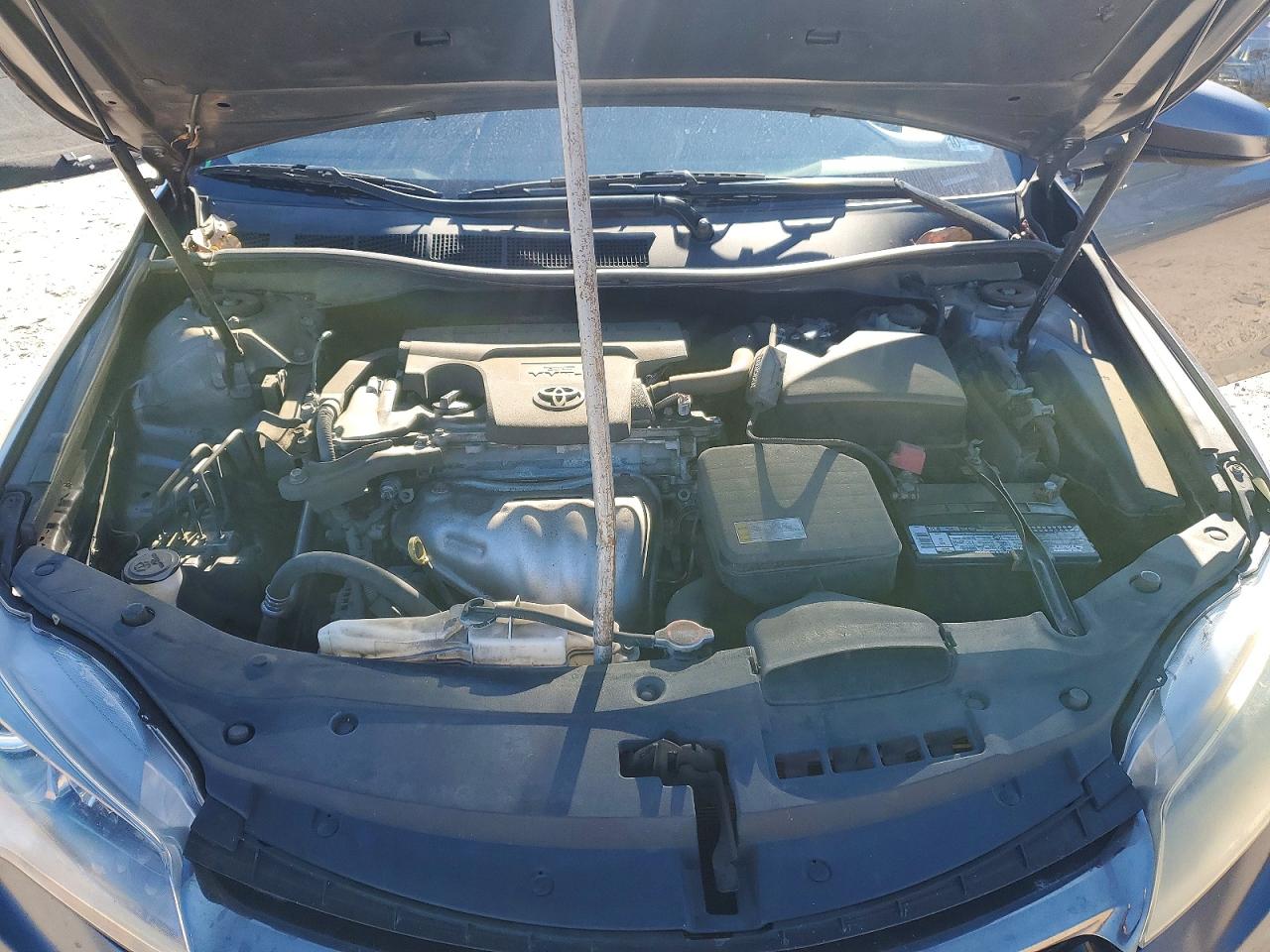 2016 TOYOTA CAMRY LE photo 11