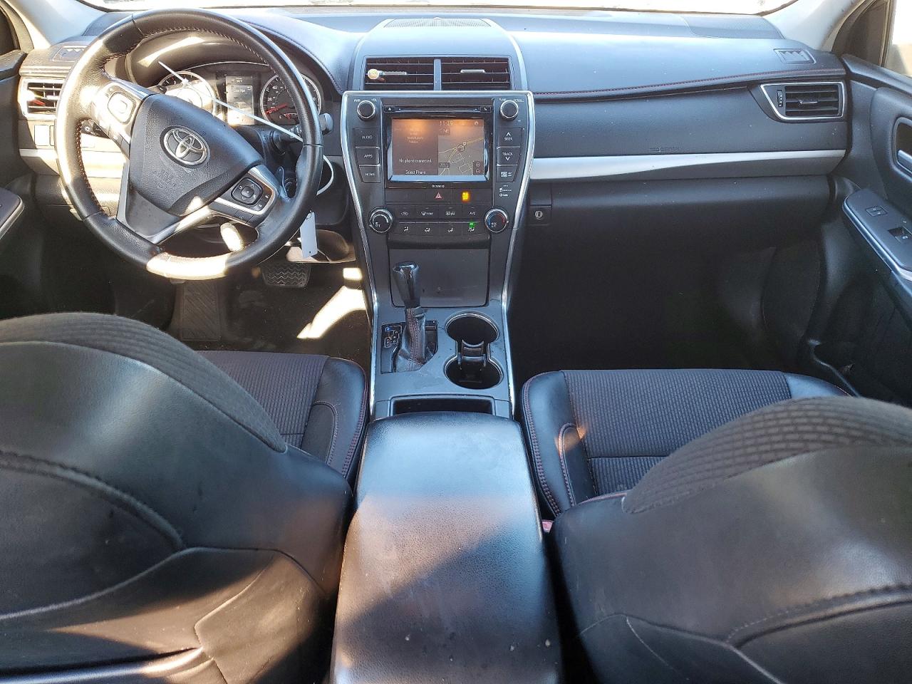 2016 TOYOTA CAMRY LE photo 8