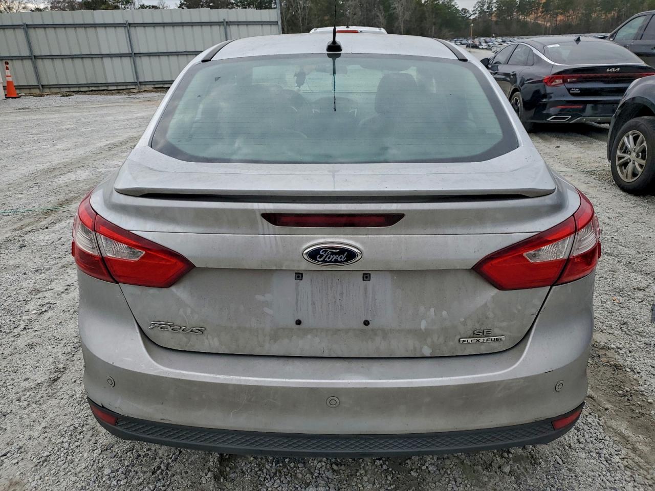 2014 FORD FOCUS SE photo 6