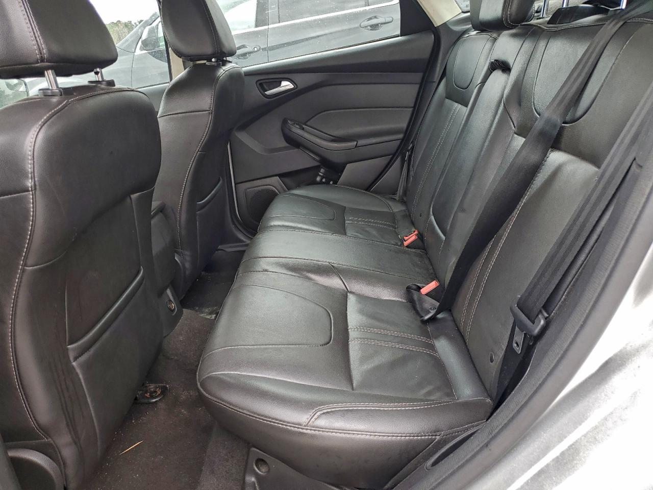 2014 FORD FOCUS SE photo 10