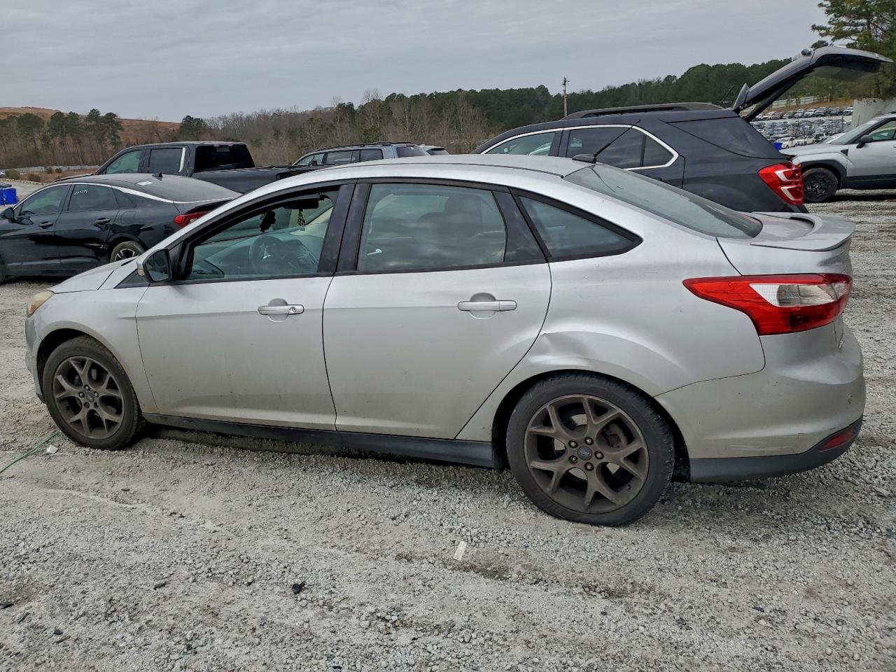 2014 FORD FOCUS SE photo 2