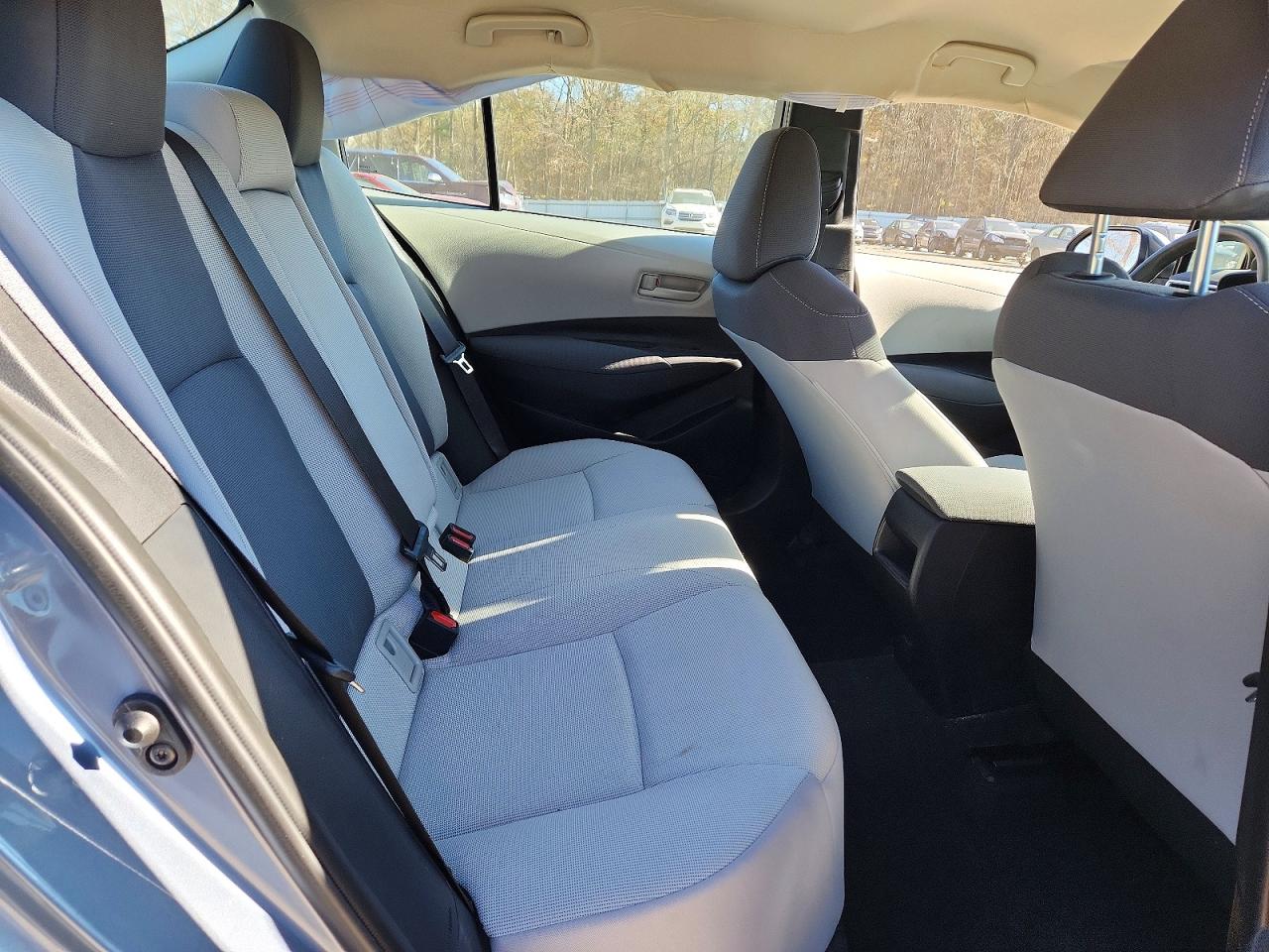 2022 TOYOTA COROLLA LE photo 10