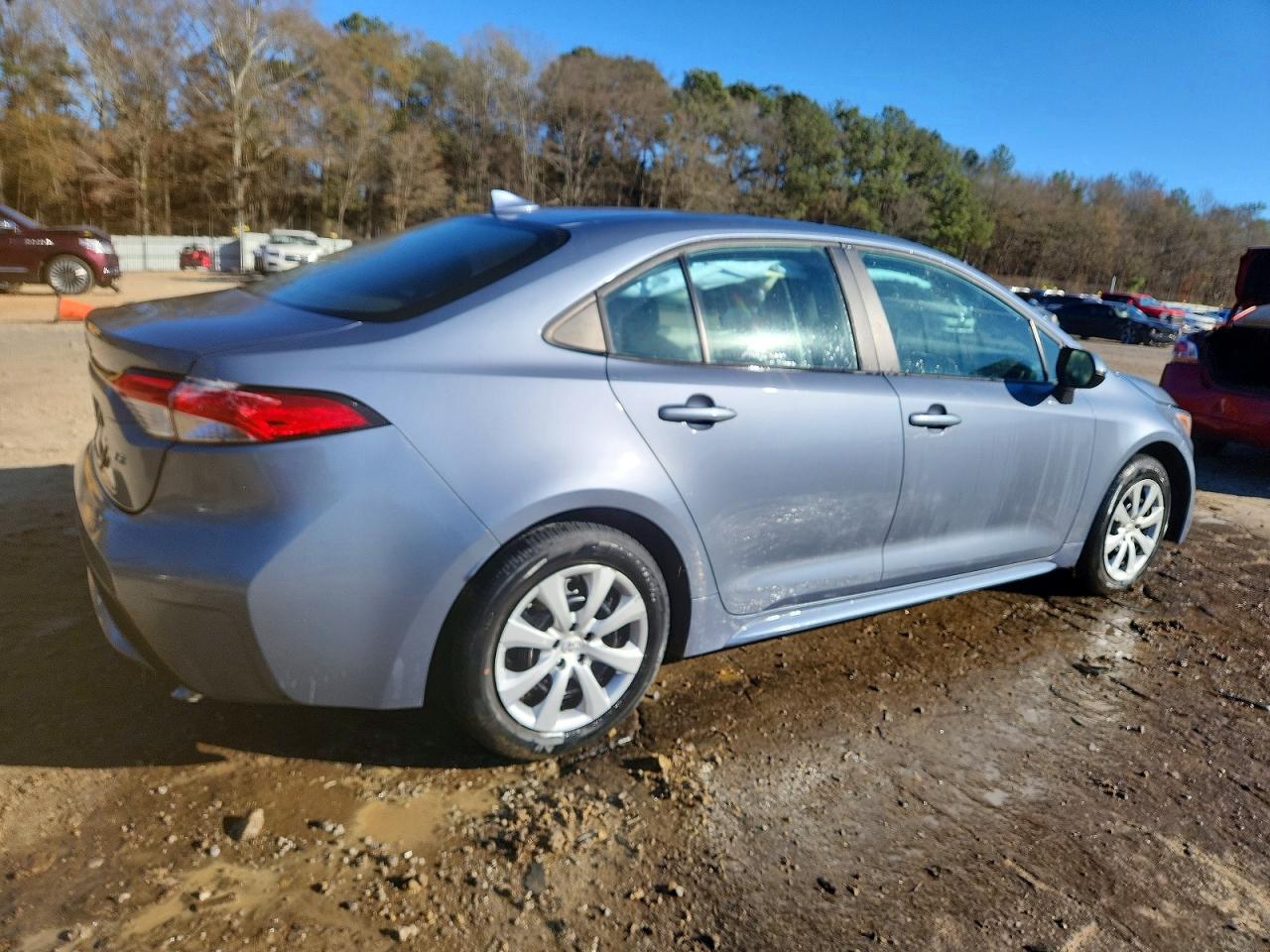 2022 TOYOTA COROLLA LE photo 3
